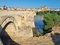 La Mezquita-Catedral de Córdoba: piedra, fe y controversia bajo un mismo techo