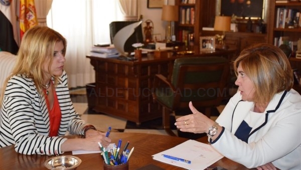 Diputación de Cáceres y Junta de Extremadura acuerdan un protocolo en materia de intermediación bancaria