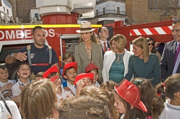 La infanta Elena destaca la importancia de la prevención para "avanzar hacia una sociedad más segura"