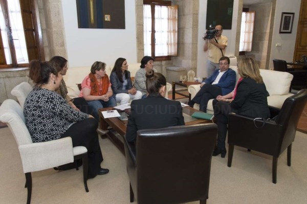 El presidente recibe a representantes de las asociaciones de mujeres rurales