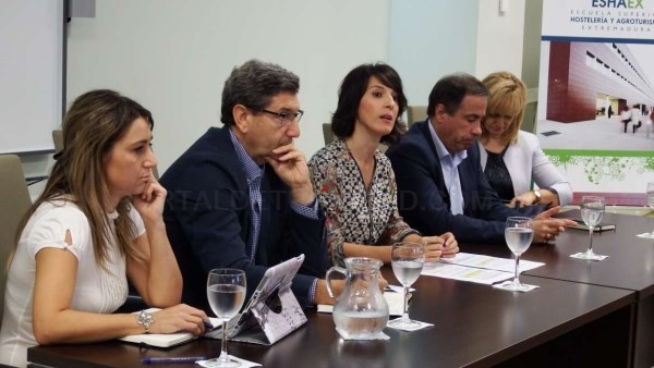 La Junta de Extremadura reforzará el SEXPE para que ofrezca una atención más cercana al ciudadano
