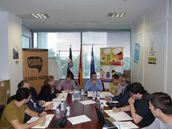Primeros pasos para que los estudiantes de la UEX puedan pagar en 10 plazos las tasas universitarias el próximo curso
