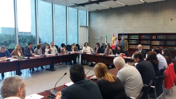 La Junta de Extremadura abonará próximamente a los empleados públicos la recuperación de la paga extraordinaria de 2012