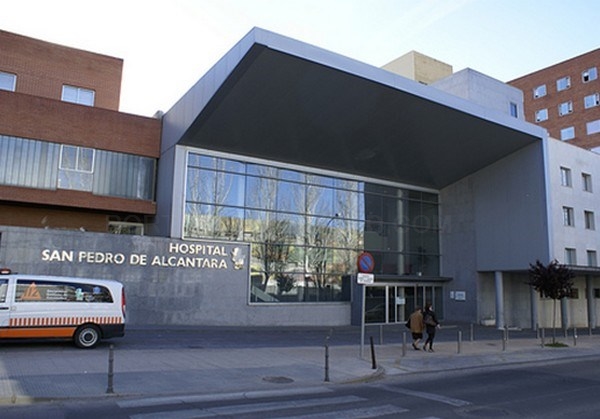 El hospital de Cáceres realiza la primera criobiopsia pulmonar en Extremadura