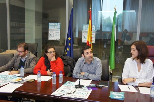 Un servicio ofrecerá cobertura legal y asesoramiento a víctimas de actos racistas y xenófobos y de vulneraciones de los derechos humanos