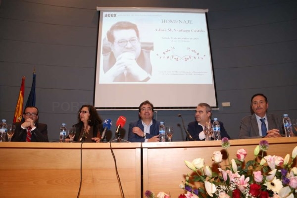 Fernández Vara destaca la figura de Santiago Castelo como “gran ejemplo de vida” para Extremadura