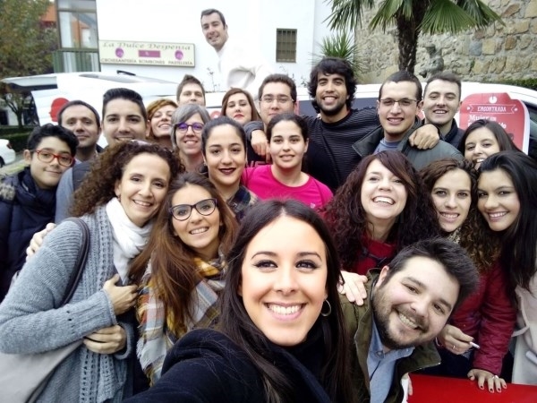 Miembros de JJ.SS. recorren la provincia de Cáceres informando de las medidas del PSOE en la 'Ruta Oportunidad"