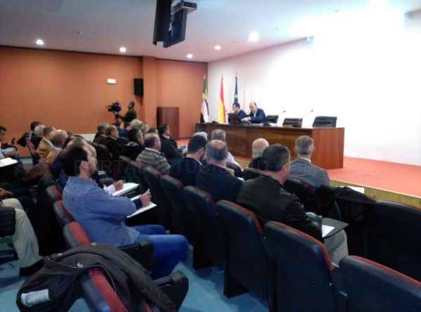 La Agenda de Regadíos 2020 de la Junta de Extremadura marca como objetivos el desarrollo y el empleo con un presupuesto de 87,5 millones de euros