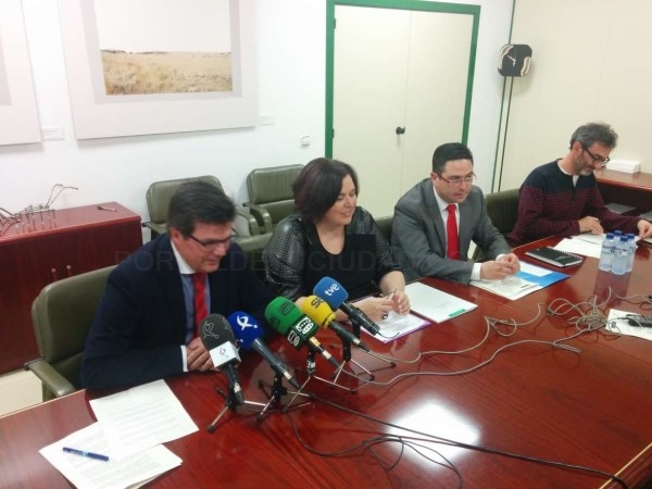 La Junta de Extremadura y La Caixa renuevan un convenio de integración laboral a través de proyectos medioambientales