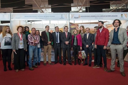 Fernández Vara asegura que cuando el desarrollo industrial sirve para la sostenibilidad de la naturaleza se convierten en un tándem invencible