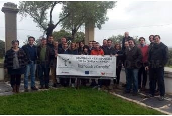 Empresarios españoles se reúnen en Haza de la Concepción para conocer el sistema productivo de la Ternera de Extremadura