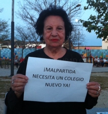 MERCEDES GUARDADO, VIUDA DE WOLF VOSTELL, PIDE UN COLEGIO NUEVO PARA MALPARTIDA DE CÁCERES