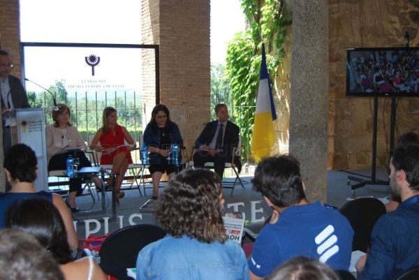 La directora general de Acción Exterior afirma que la igualdad de género debe implementarse en todos los aspectos relacionados con seguridad y constru