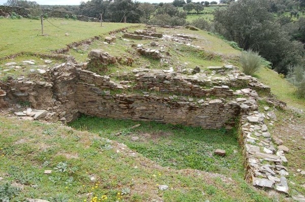 Publicada en el DOE la declaración del Yacimiento Arqueológico de Villasviejas del Tamuja, en Botija, como Bien de Interés Cultural