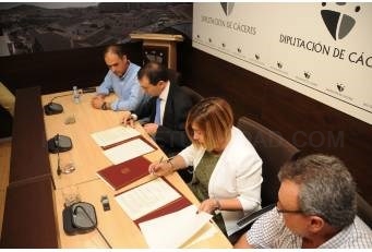 Diputación y Confederación suscriben un convenio para el cambio de titularidad y arreglo de dos caminos generales