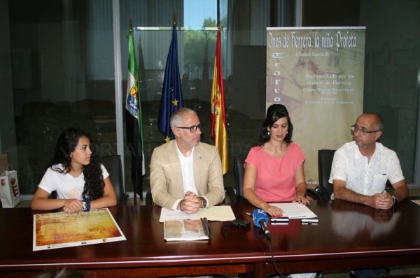 Herrera del Duque estrena la nueva representación popular ‘La niña profeta’, basada en su historia