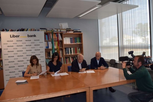 La secretaria general de Cultura asiste a la firma de un convenio para el desarrollo de actividades en el MEIAC