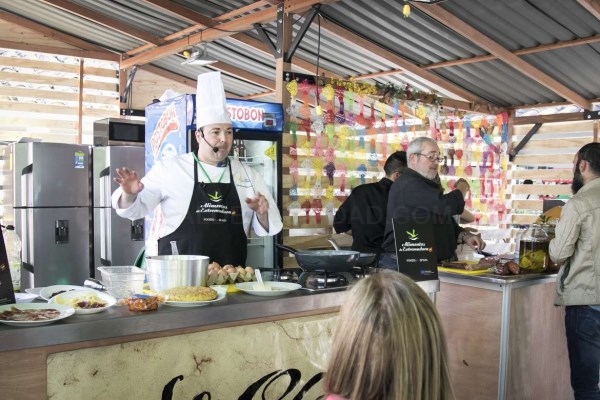 Más de 2.000 personas participan en las actividades de Extremadura en la X Fiesta del Libro y la Cultura de Medellín en Colombia 13:53 Martes 20 Sep d