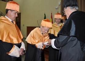 Geoffrey J.D. Hewings, nuevo Doctor Honoris causa por la UEx