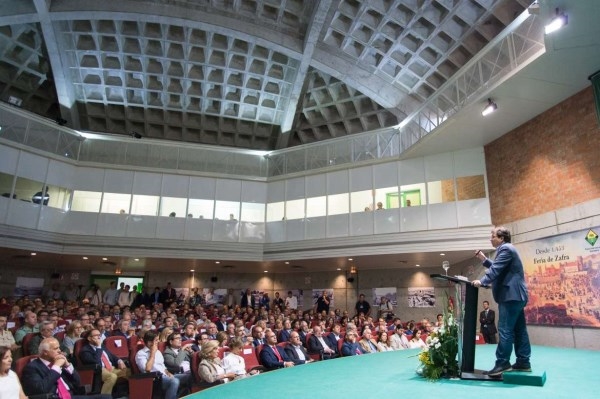 La Junta de Extremadura trabaja para seguir incorporando recursos al aseguramiento agrario