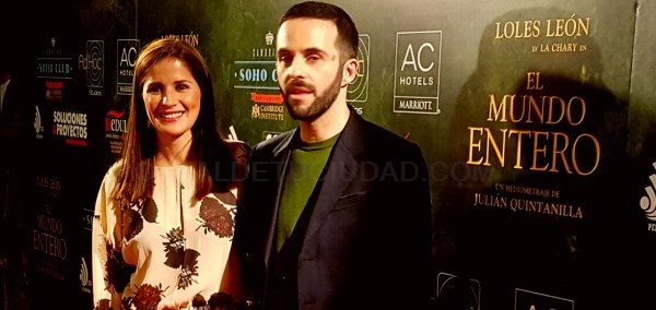 Gil Rosiña destaca el trabajo de los jóvenes creadores extremeños en el estreno de 'El mundo entero'