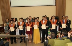 Industriales celebra el acto académico de entrega de becas e insignias de colegiado