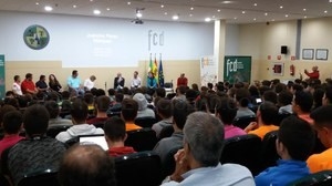 Deportistas olímpicos y paralímpicos narran su experiencia en la Facultad de Ciencias del Deporte