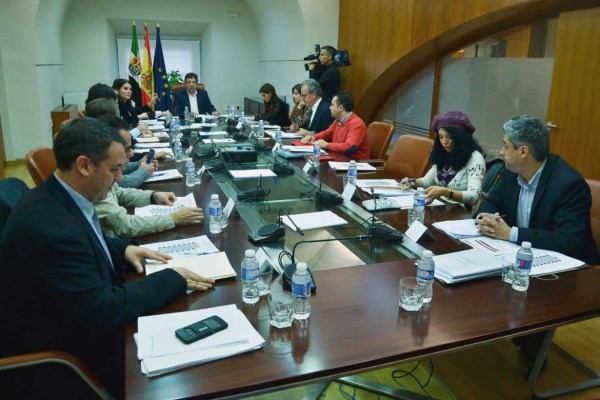 El Patronato de la Fundación Academia Europea de Yuste acuerda iniciar su fusión con el CEXECI