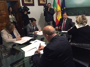Las instituciones extremeñas se unen para proteger a las familias en riesgo de ejecución inmobiliaria