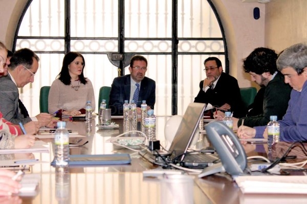 Junta de Extremadura y empresas extremeñas analizan oportunidades de negocio del mercado cubano junto a cónsul de Cuba en Sevilla.