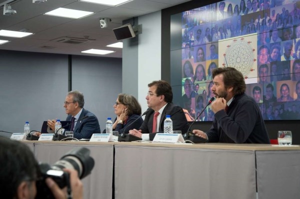 Solo desde un país fiscalmente responsable se podrá tener una buena sanidad sostenida de manera clara.Vara.