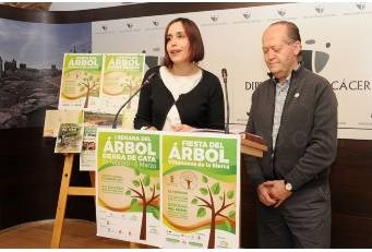 Sierra de Gata al completo se suma a la celebración de la 213 edición de la Fiesta del Árbol de Villanueva de la Sierra.