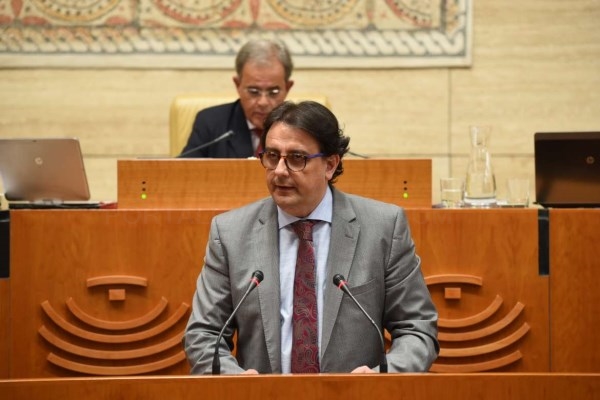 Vergeles dice que no hay criterios para anular el examen de enfermería pero se hará otra oposición para las 41 plazas vacantes.