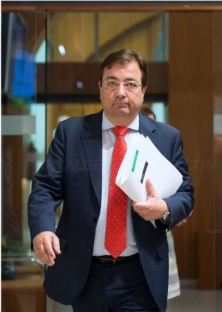 El Consejo de Gobierno aprueba la concesión de las Medallas de Extremadura a dos extremeños y a tres entidades