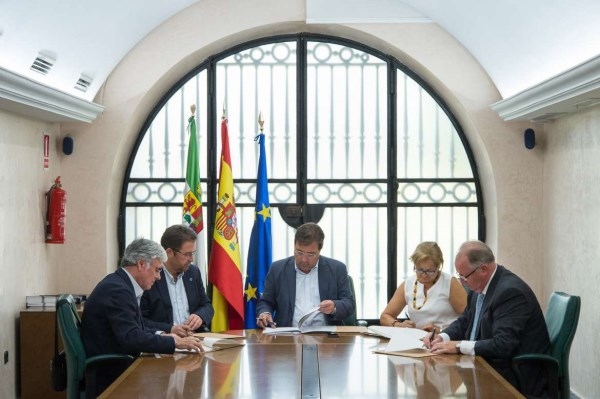 La Junta de Extremadura firma un Protocolo para el Aprovechamiento Sostenible de los Espacios Forestales.