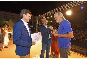 El valor de la no violencia se impone en el Día de la Fiesta de la Tenca en Arroyo de la luz.