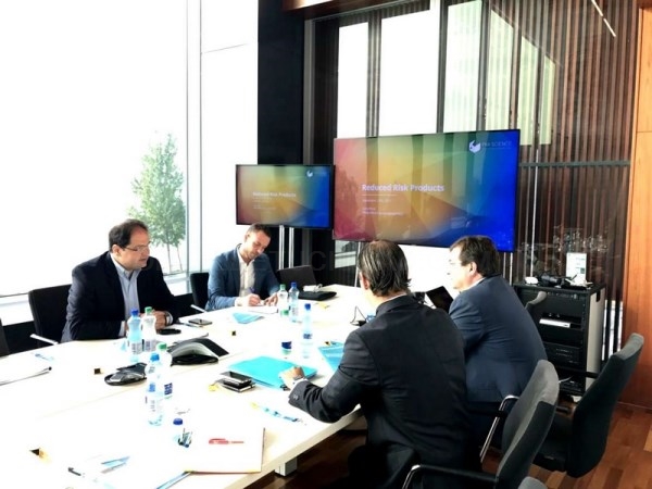 Fernández Vara visita el Centro de I+D “El Cubo” en la ciudad suiza de Neuchátel