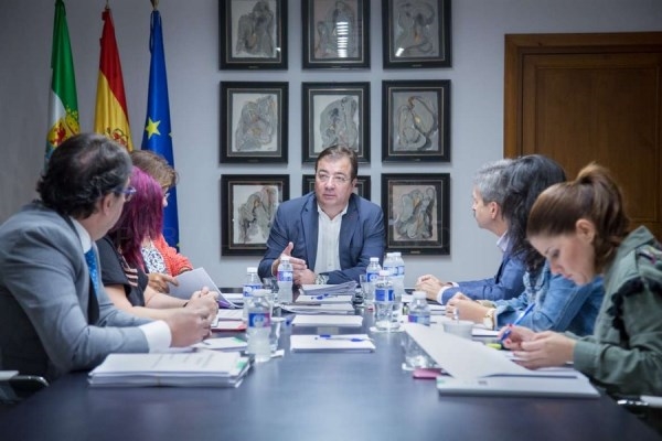 El Consejo de Gobierno aprueba medidas para paliar los efectos de la sequía en el campo extremeño