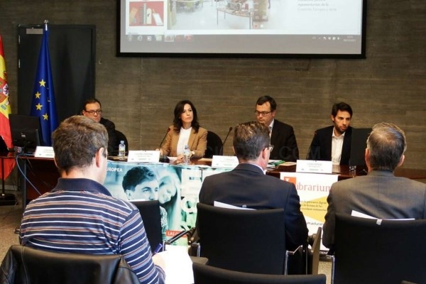 La Junta de Extremadura pone en marcha una plataforma de lectura digital pionera en los centros educativos de la región.