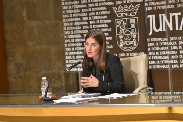El Consejo de Gobierno ha autorizado la convocatoria de ayudas a la implantación de sistemas de riego que promuevan el uso eficiente del agua.