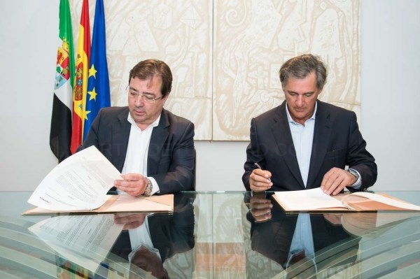 Fernández Vara ha destacado que “hay un antes y un después de los incendios en Sierra de Gata en 2015”.