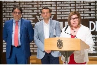 Junta, diputaciones y ayuntamientos se unen para impulsar centros de mayores.