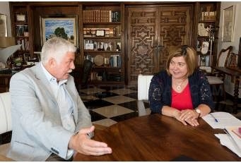 Diputación y Cetarsa acercan posturas en la defensa del tabaco como recurso importante en el desarrollo de la provincia.