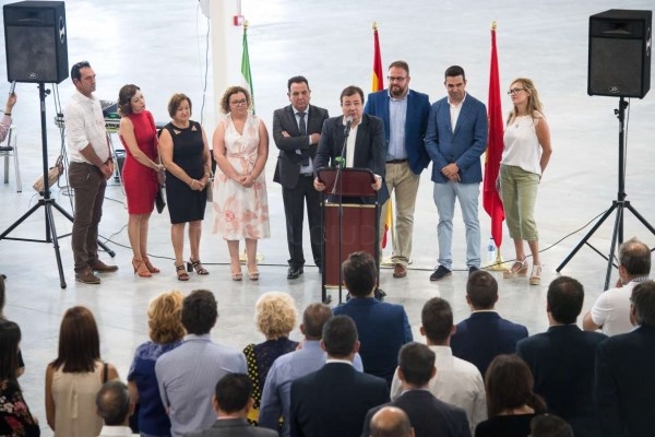 Fernández Vara destaca que la ubicación de Extremadura ofrece nuevas oportunidades en áreas como la logística.