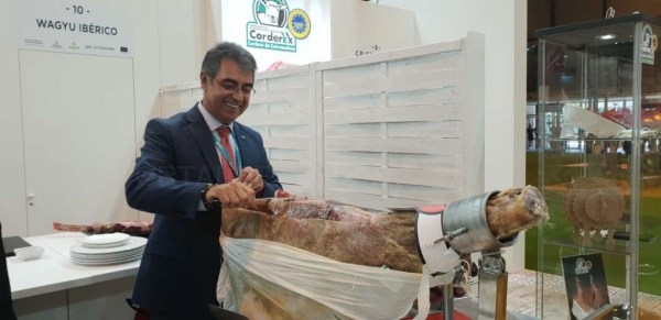 Extremadura exhibe en Meat Attraction los mejores productos cárnicos de la región.