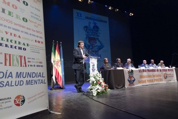 El presidente de la Junta aboga por un modelo educativo incluyente e inclusivo.