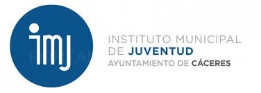 La alcaldesa presenta la ‘Estrategia Cáceres Joven’ en el Instituto Municipal de Juventud.