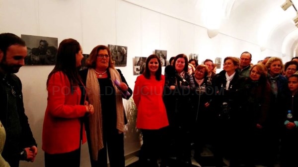 Gil Rosiña valora el trabajo en favor de la igualdad que desarrollan las asociaciones de mujeres del mundo rural.