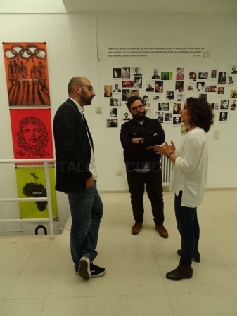 Ángel Calle ofrece a estudiantes de Arte formar parte de “la alianza de los tolerantes por la igualdad, en un mundo convulso”