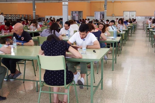710 plazas.Comienzan “con toda normalidad” las oposiciones al Cuerpo de Maestros en Extremadura.